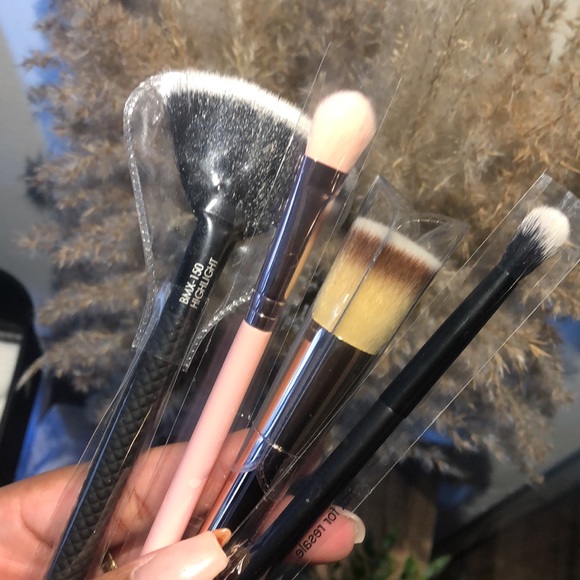 Make up brushes - Picture 2 of 2